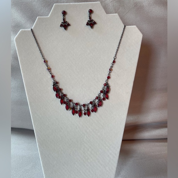 Red Stone Earring And Necklace Set - Picture 3 of 4